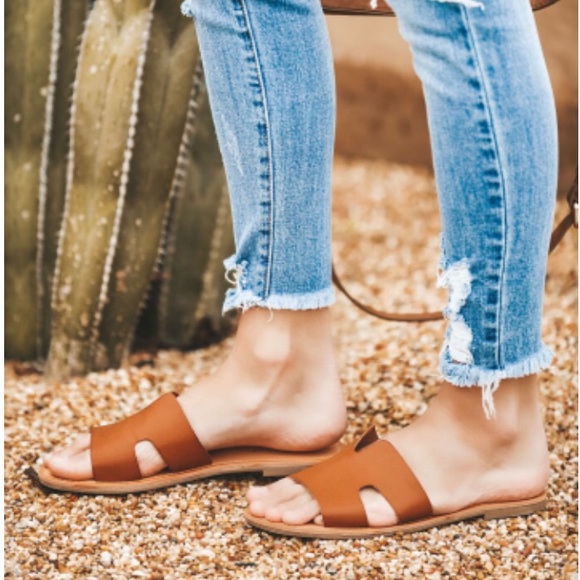 Elite Camel Sandals - Picture 3 of 5